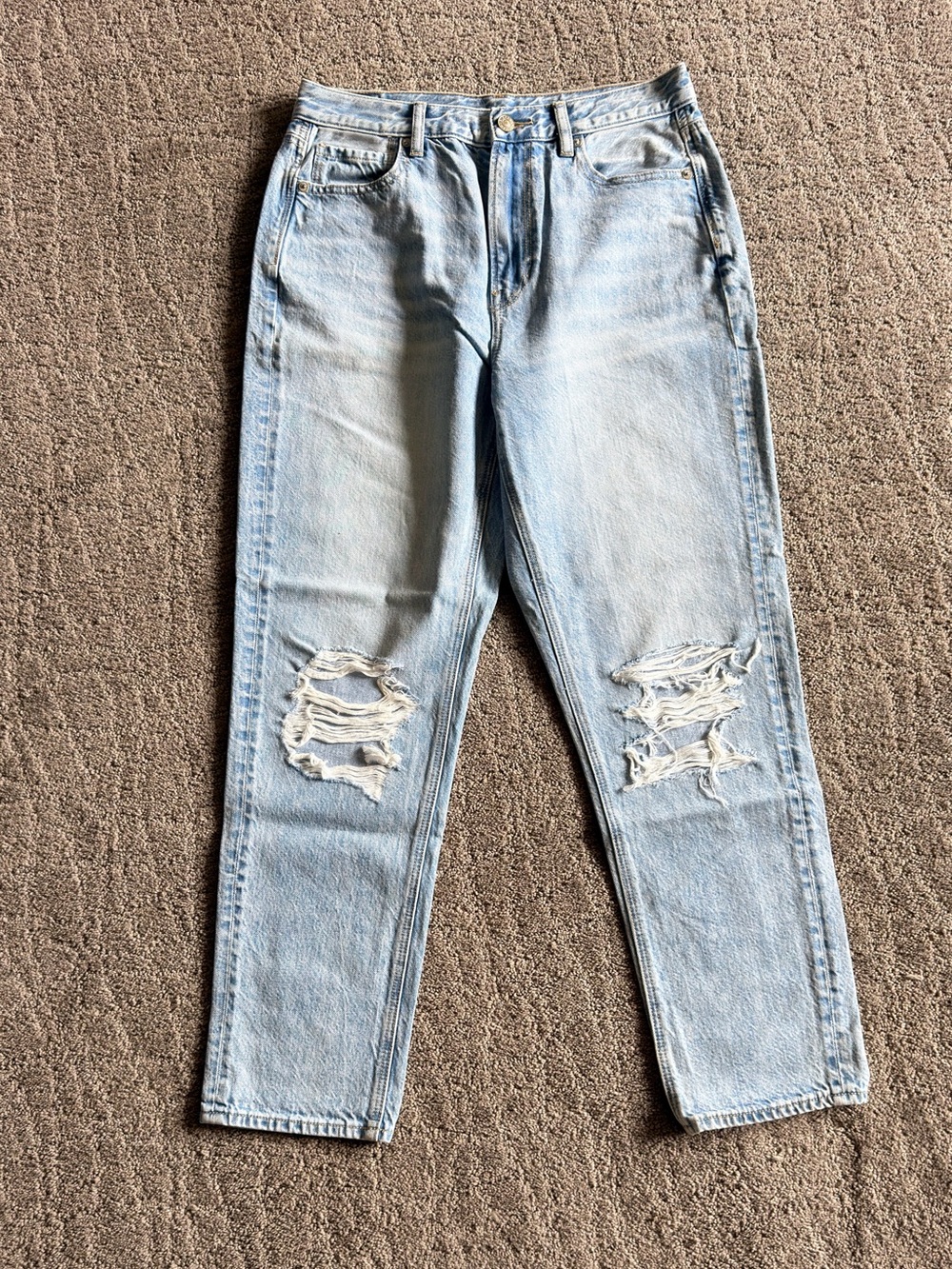 American Eagle Outfitters Light Wash Distressed Mom Jeans